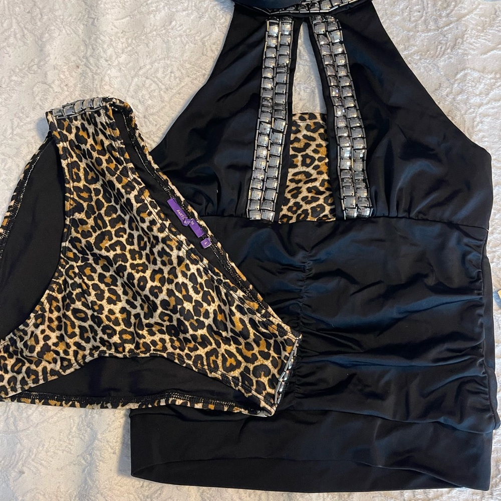 Women’s bathing suit